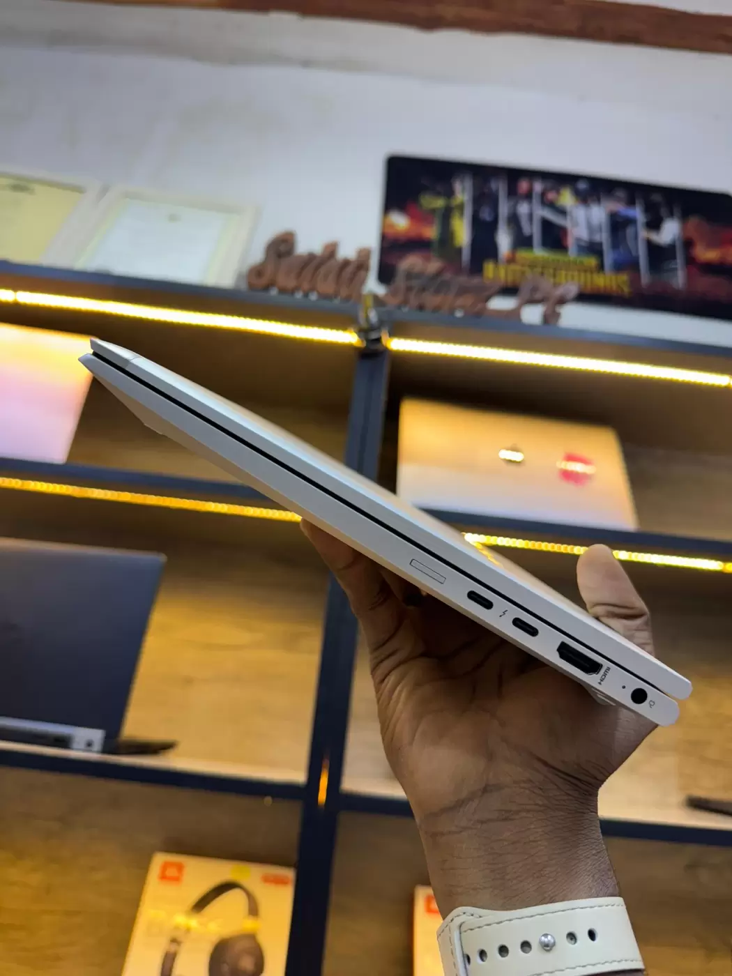 HP EliteBook 840 G7 | 14" FHD Display | 10th Gen Intel Core i5-10310U | 16GB DDR4 RAM | 256GB NVme SSD | Windows 10 Pro