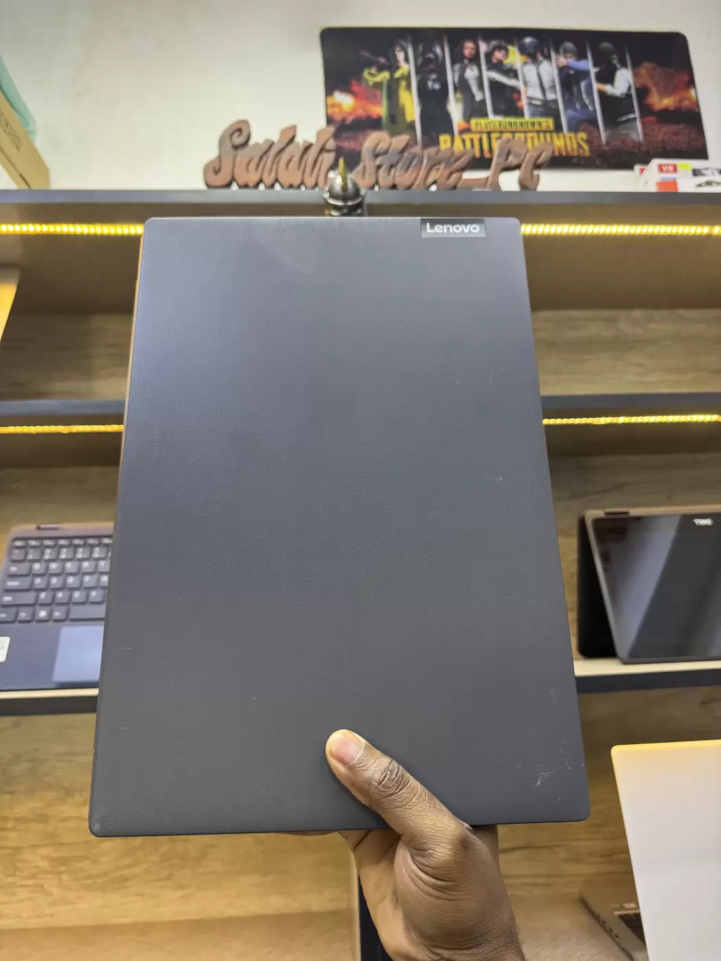 Lenovo V15-IIL