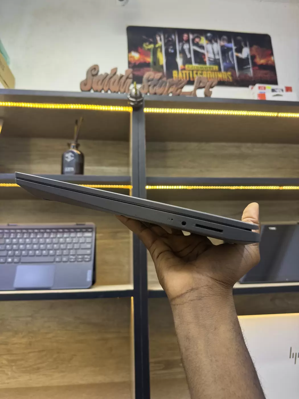 Lenovo V15-IIL